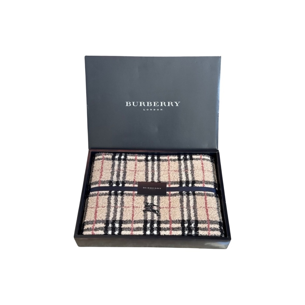 BURBERRY Checkered Bath Towel